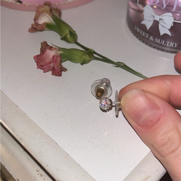 💖Hillberg & Berk Mini Sparkle Earrings💖 - Picture 2 of 5